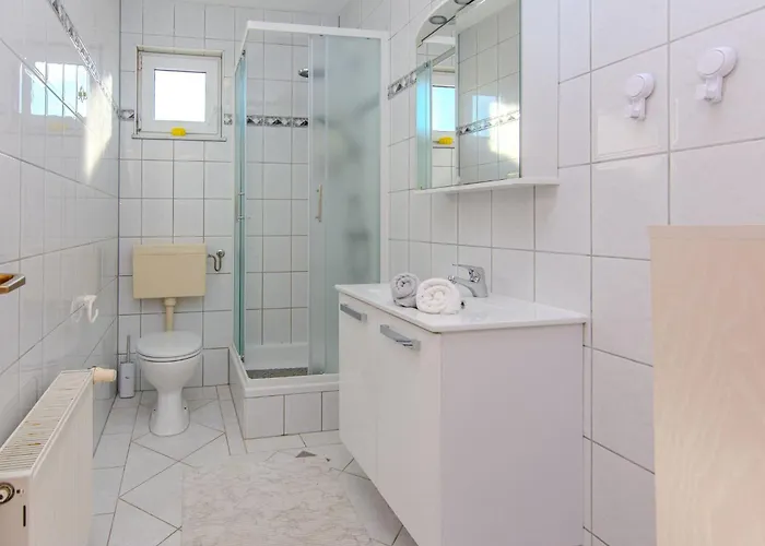 Markovic 4 By Interhome Vir